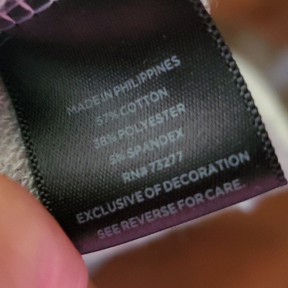 EUC! Simply Vera Wang raised rose tshirt - Picture 9 of 9